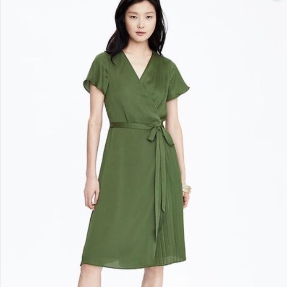 Banana Republic pleated green wrap dress